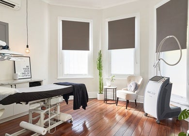 Calming treatment room at Mi Skn Clinic in Perth, WA, AU featuring modern equipment and soothing decor.