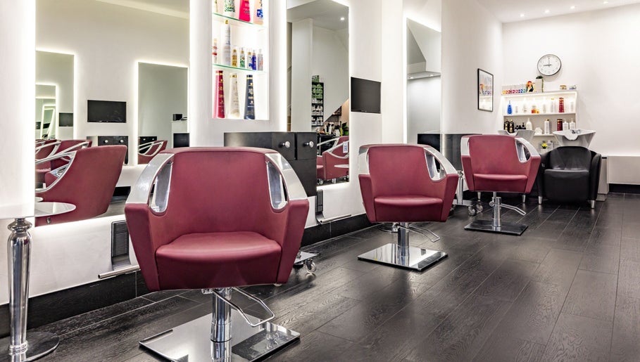 A&G Hairdressing, bild 1