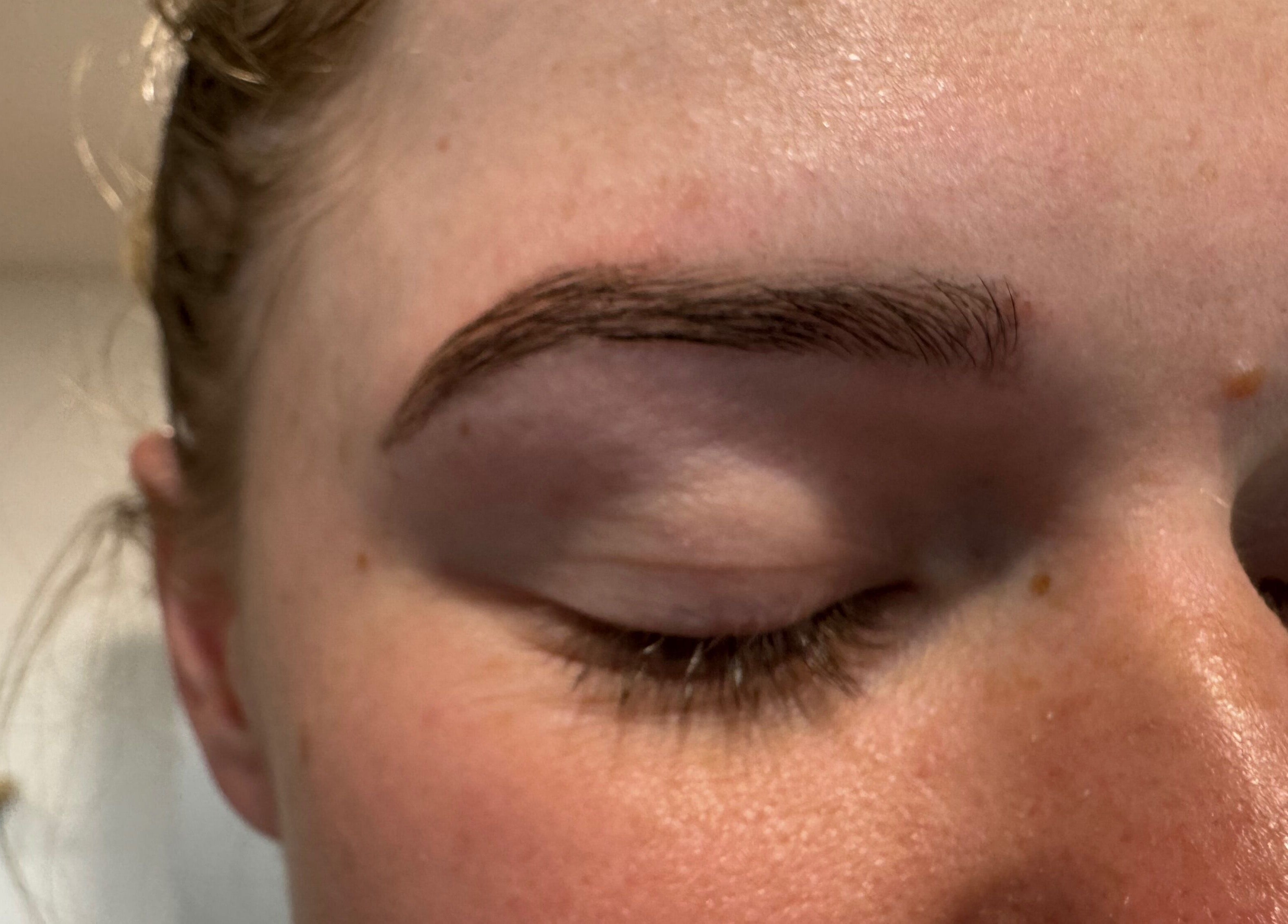 Beautifully shaped eyebrows at Casey’s Hair Studio, Melbourne, Victoria, AU, showcasing expert grooming.