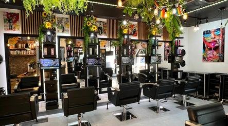 The Hair Lounge Bensons Court afbeelding 2