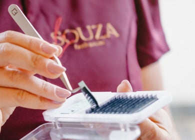Lu Souza in Dundalk, County Louth, IE, showcasing expert eyelash extension application.