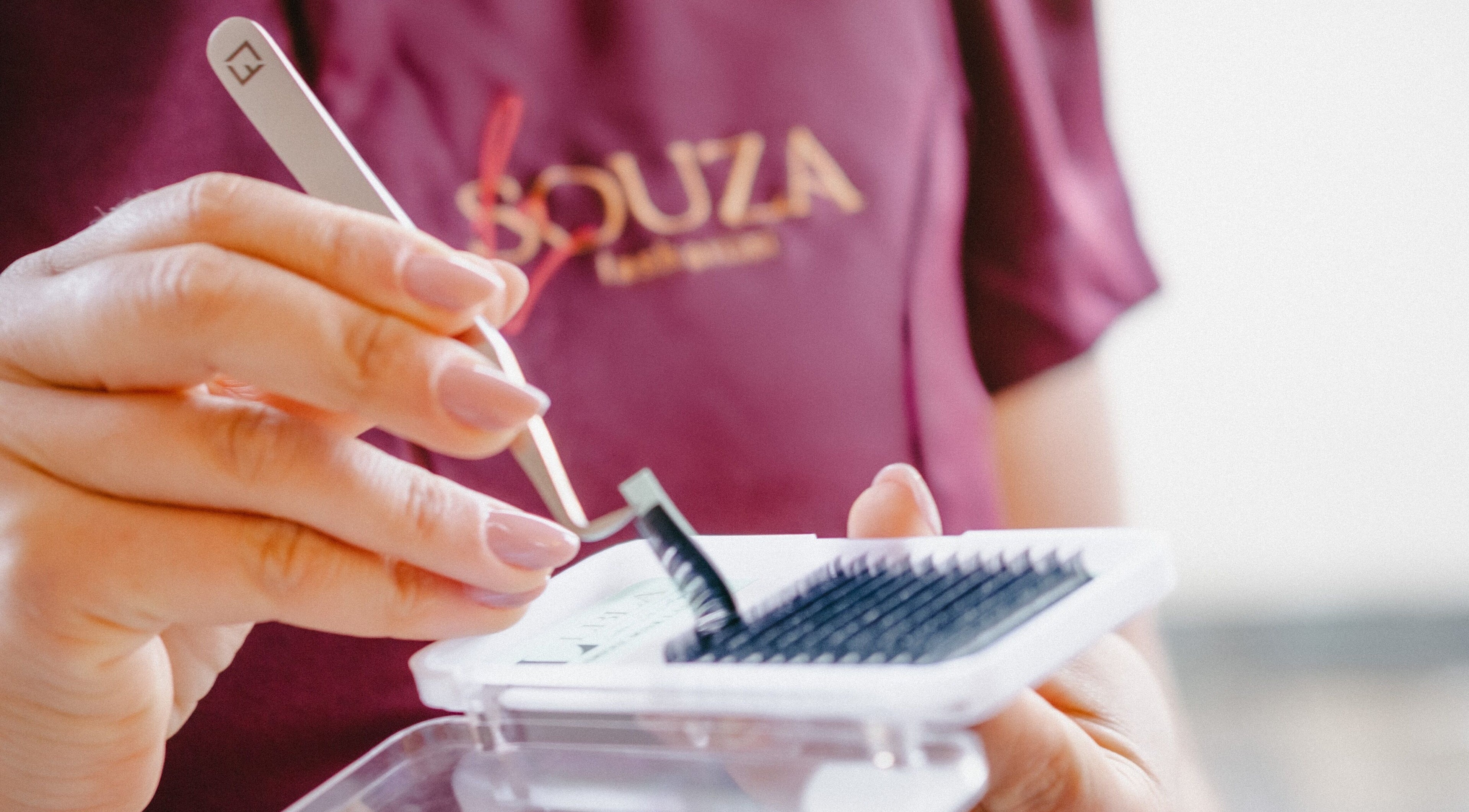 Lu Souza in Dundalk, County Louth, IE, showcasing expert eyelash extension application.