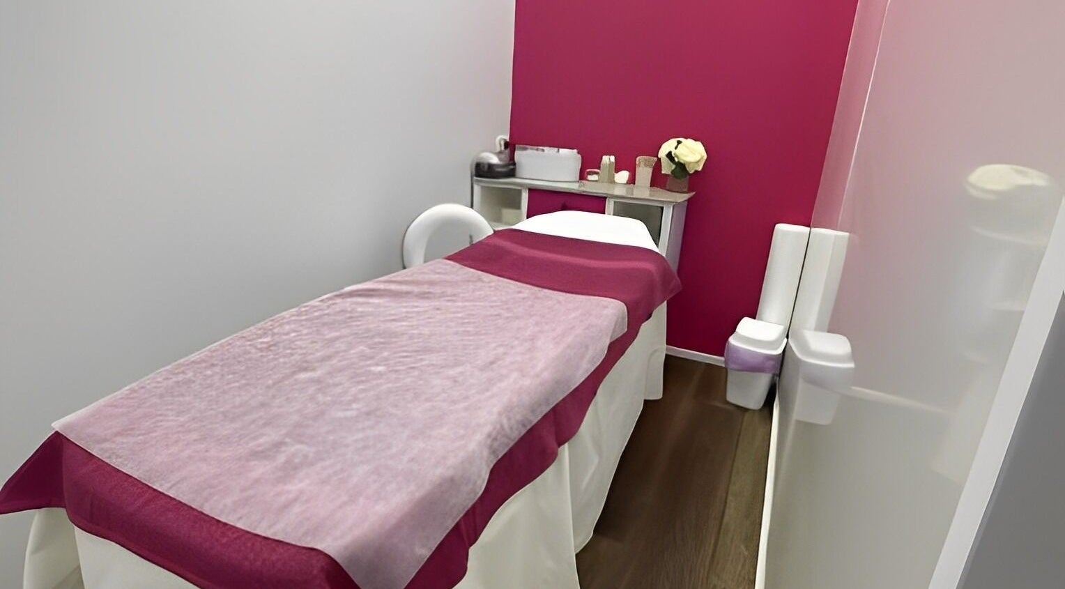 Cozy treatment room at Blossom Beauty Kapiti Paraparaumu, Paraparaumu, Wellington, NZ with a plush table.