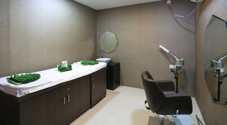 Toni and Guy Essensuals Perumalpuram image 3