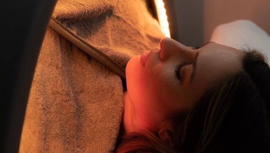 Relaxing infrared therapy at Saunapod, Falmouth, England, GB offering rejuvenating wellness experience.