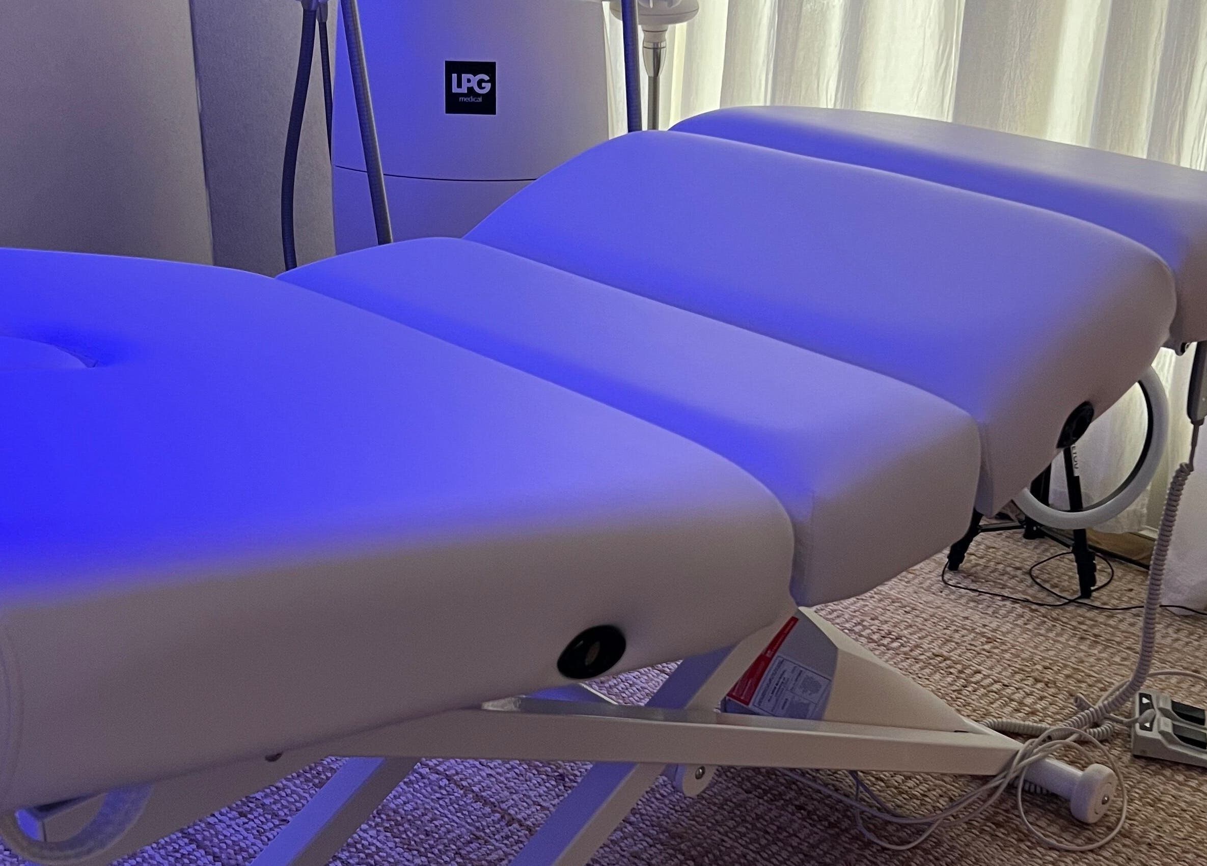 Relaxing treatment bed at Saunapod, Falmouth, England, GB, perfect for wellness and beauty sessions.