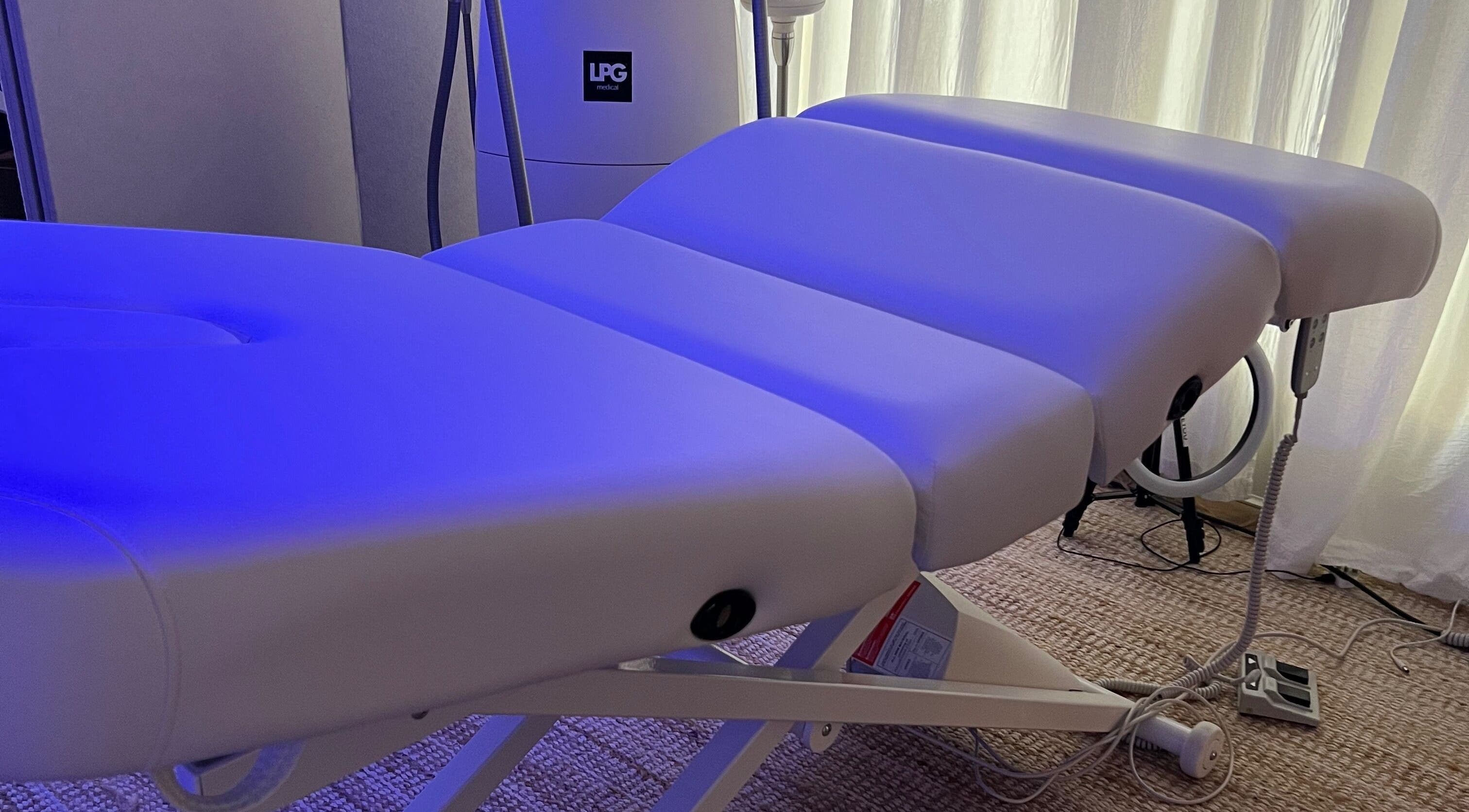 Relaxing treatment bed at Saunapod, Falmouth, England, GB, perfect for wellness and beauty sessions.