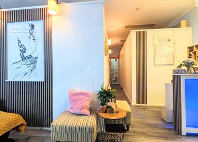 Inviting reception of Paradai Thai Massage & Bodycare Elsternwick, Melbourne, Victoria, AU, with soothing decor.
