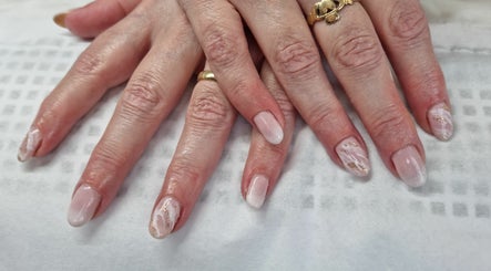 R and R Nails and Beauty obrázek 3