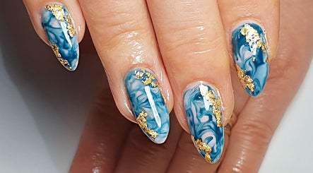 Hayley McCabe - Nail Technician, bild 3