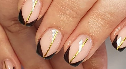 Hayley McCabe - Nail Technician (Mobile) image 3