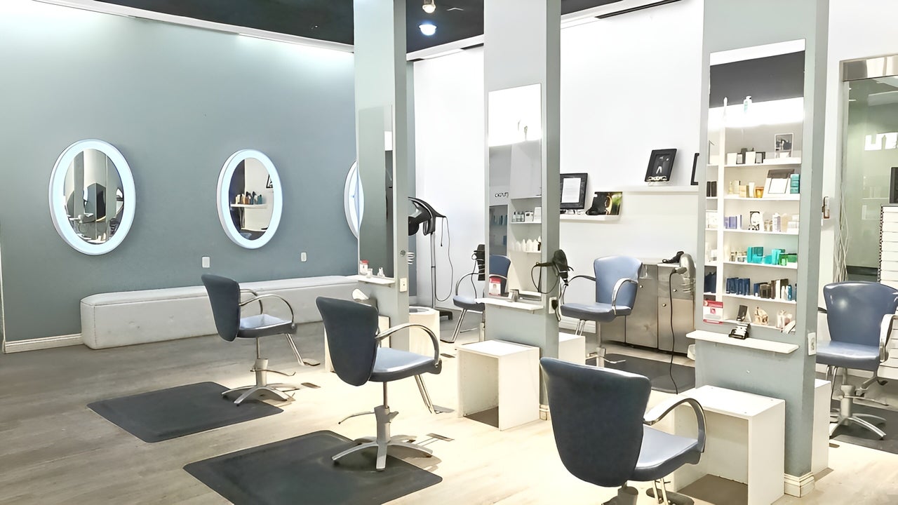 アイケア salon Unlock Your Hair Potential in Our Vibrant New Space