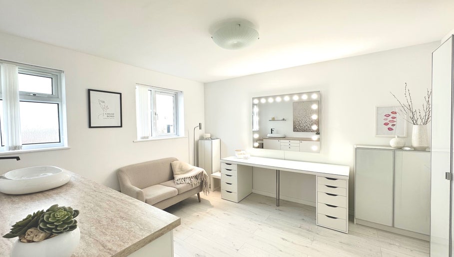 Chloe Bond MUA chic beauty studio with elegant decor in Barnstaple, England, GB.