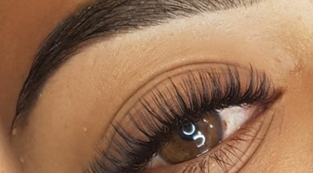 MT Artistry Lash Brow Makeup imagem 2