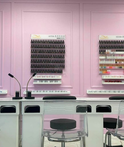 Εικόνα The Doll Haus Beauty Bar 2