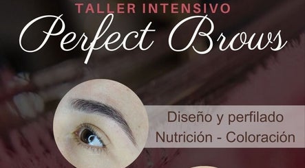 Taller de cejas en NEB Beauty Center, Tartagal, Salta, AR. Diseño de cejas intensivo para resultados ideales.