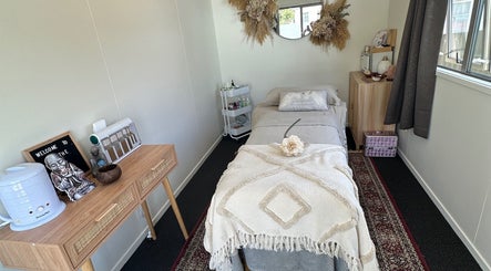 Reefton Retreat- Sonia Mueller图像2