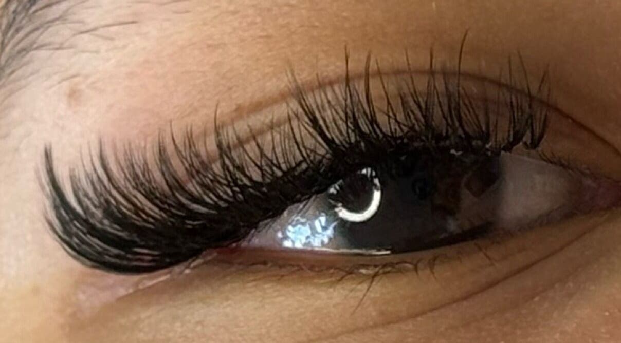 Close-up of elegant eyelash extensions at Eyesplash by Paola, Gatineau, Québec, CA.