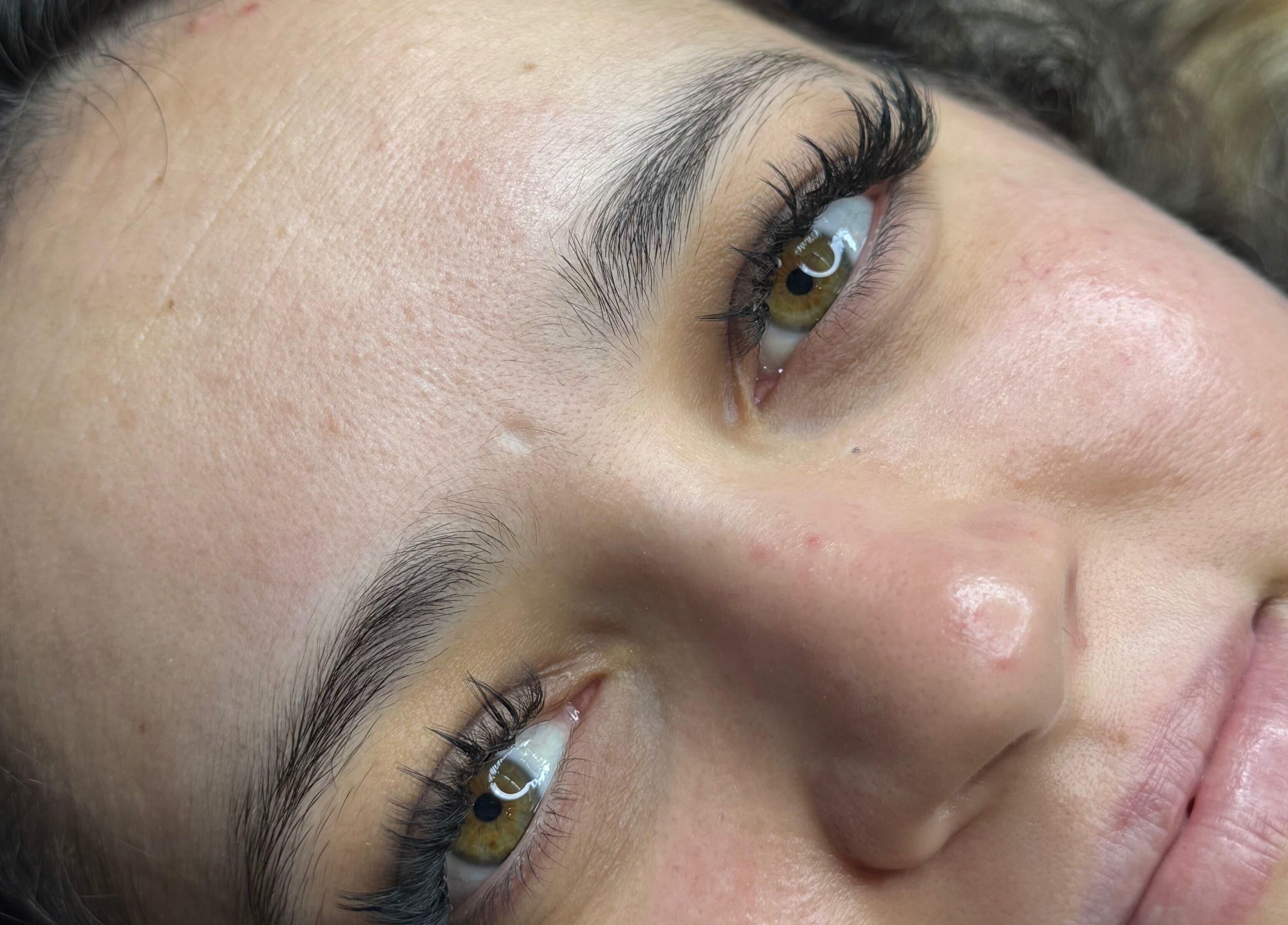 Close-up of lash extensions from Eyesplash by Paola in Gatineau, Québec, CA showcasing elegant detail.