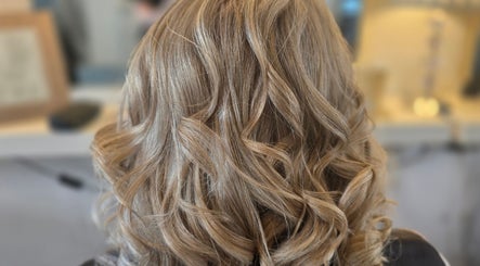 DottyBee Hair 