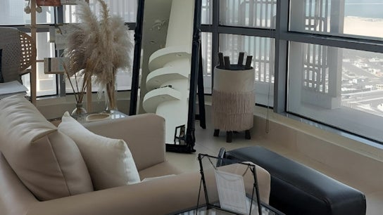 Aura Beauty Bar