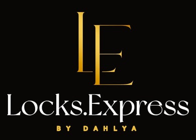 Logo doré de Locks.express à Montréal, Québec, CA, sur fond noir, symbolisant élégance et sophistication.
