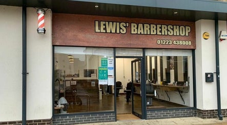 Lewis' Barbershop imagem 2