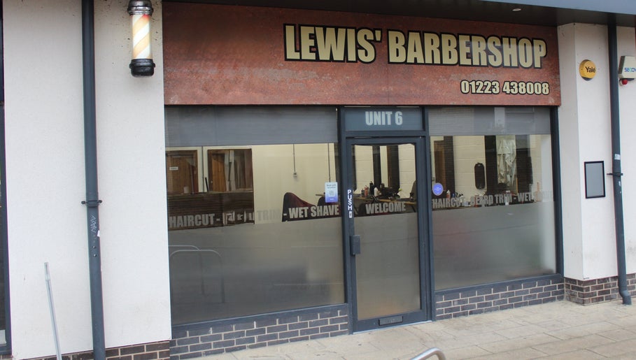 Lewis' Barbershop, bilde 1