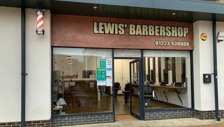 Lewis' Barbershop – obraz 1