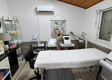 Modern treatment room at Perfect Skin Studio, Kato Polemidia, Limassol, CY, featuring state-of-the-art equipment.