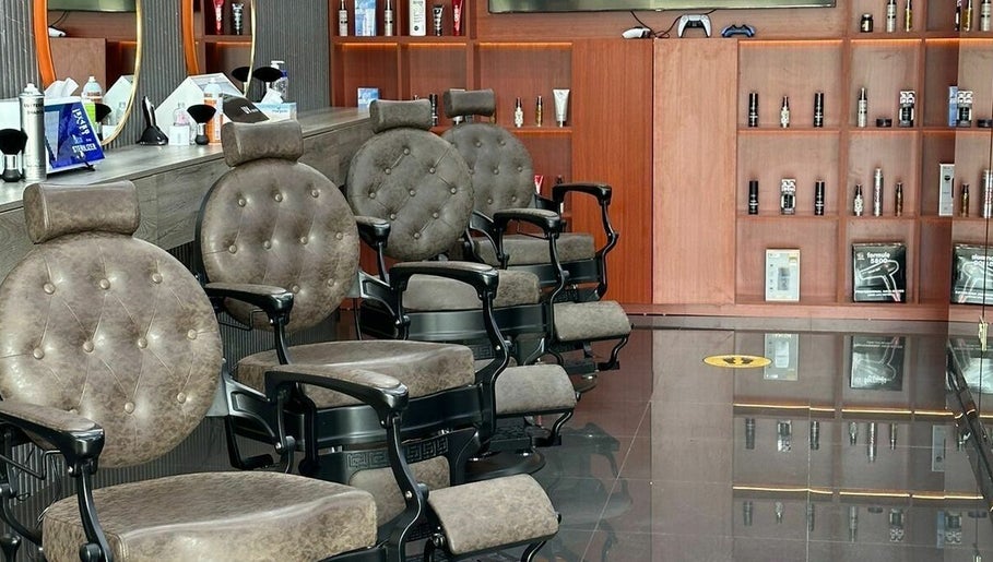 Luckys Signature Gents Salon Bild 1