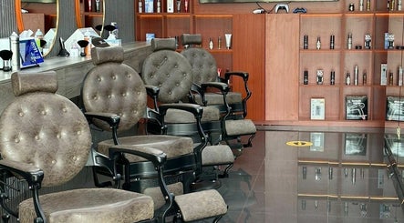 Luckys Signature Gents Salon