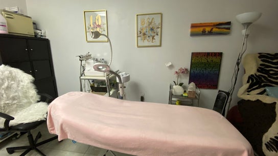 Royal Diamond Beauty and Wellness
