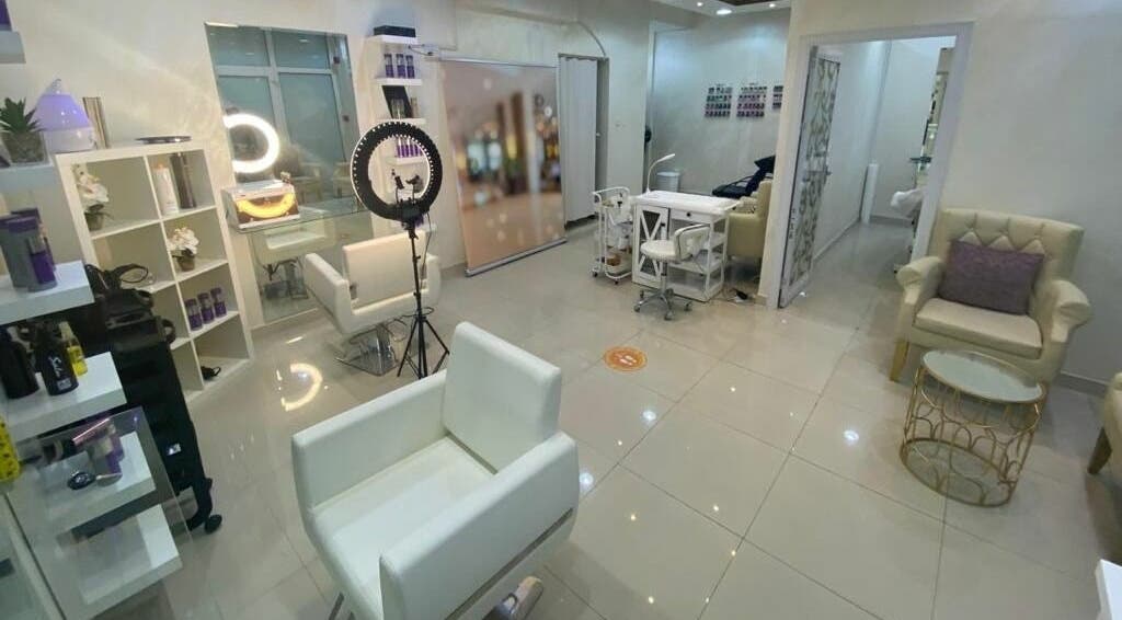 Chic and modern interior of Top Notch Ladies Salon in Dubai, AE offering premium beauty treatments.