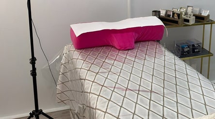 Lash Nook's elegant beauty setup with a pink pillow in Cape Town, Western Cape, ZA.