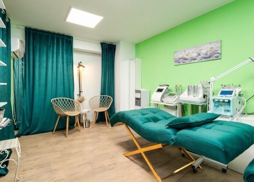 Интериор на Mrs. Lylyt - козметичен кабинет, София, Област София, BG с модерно обзавеждане.