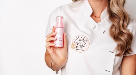 Emily Rose Beauty expert showcasing top lash shampoo in Fareham, England, GB.