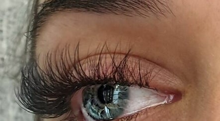About Lashes by Faye, bilde 2