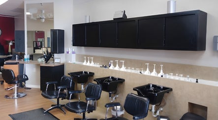 Roots Salon зображення 3