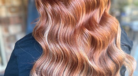 Voltage Hair & Co