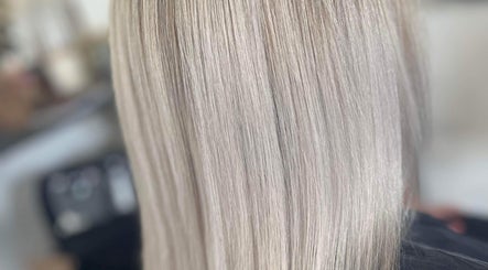 Voltage Hair & Co, bilde 3