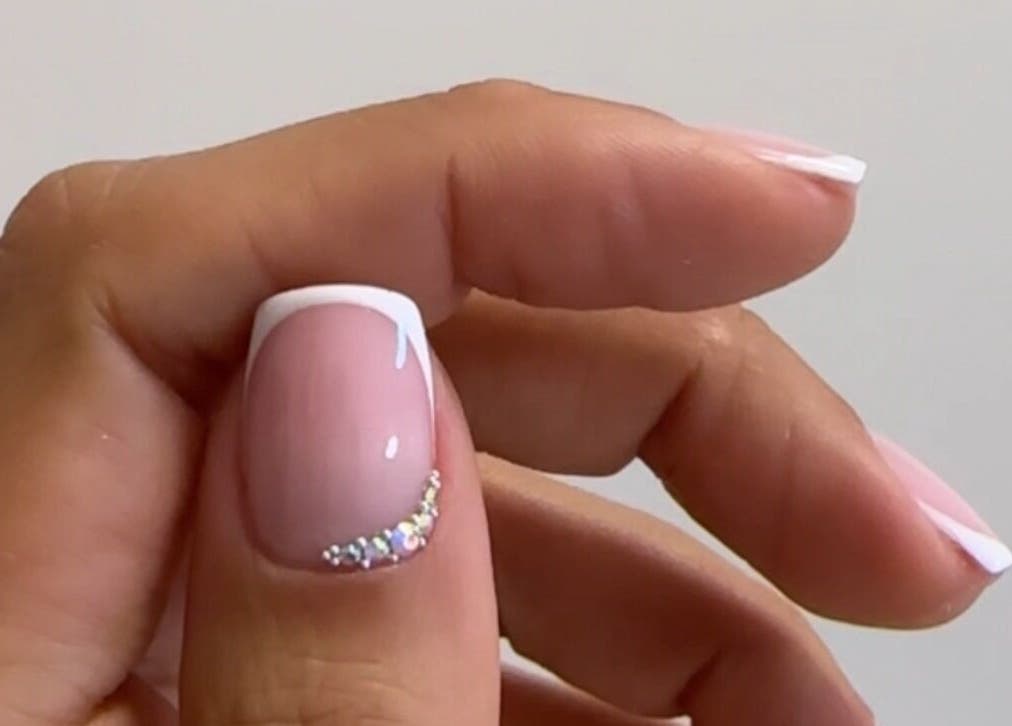 Design de unhas francesas com decoração no Rute Castro - The Home Nail Studio, Montijo, Setúbal, PT.