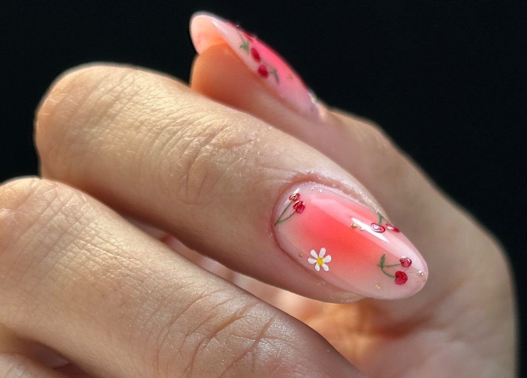 Unhas decoradas com flores no Rute Castro - The Home Nail Studio, Montijo, Setúbal, PT.
