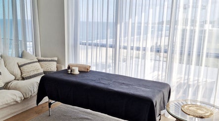 Curve - Massage and Pilates (Palm Beach)