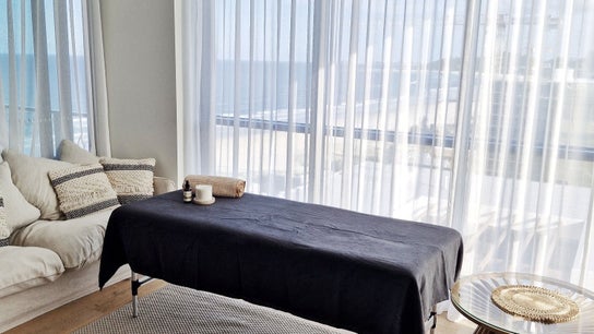 Curve - Massage and Pilates (Palm Beach)