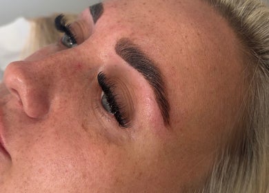 Close-up of eyelash extensions at The Beauty Room, Princes Risborough, England, GB.