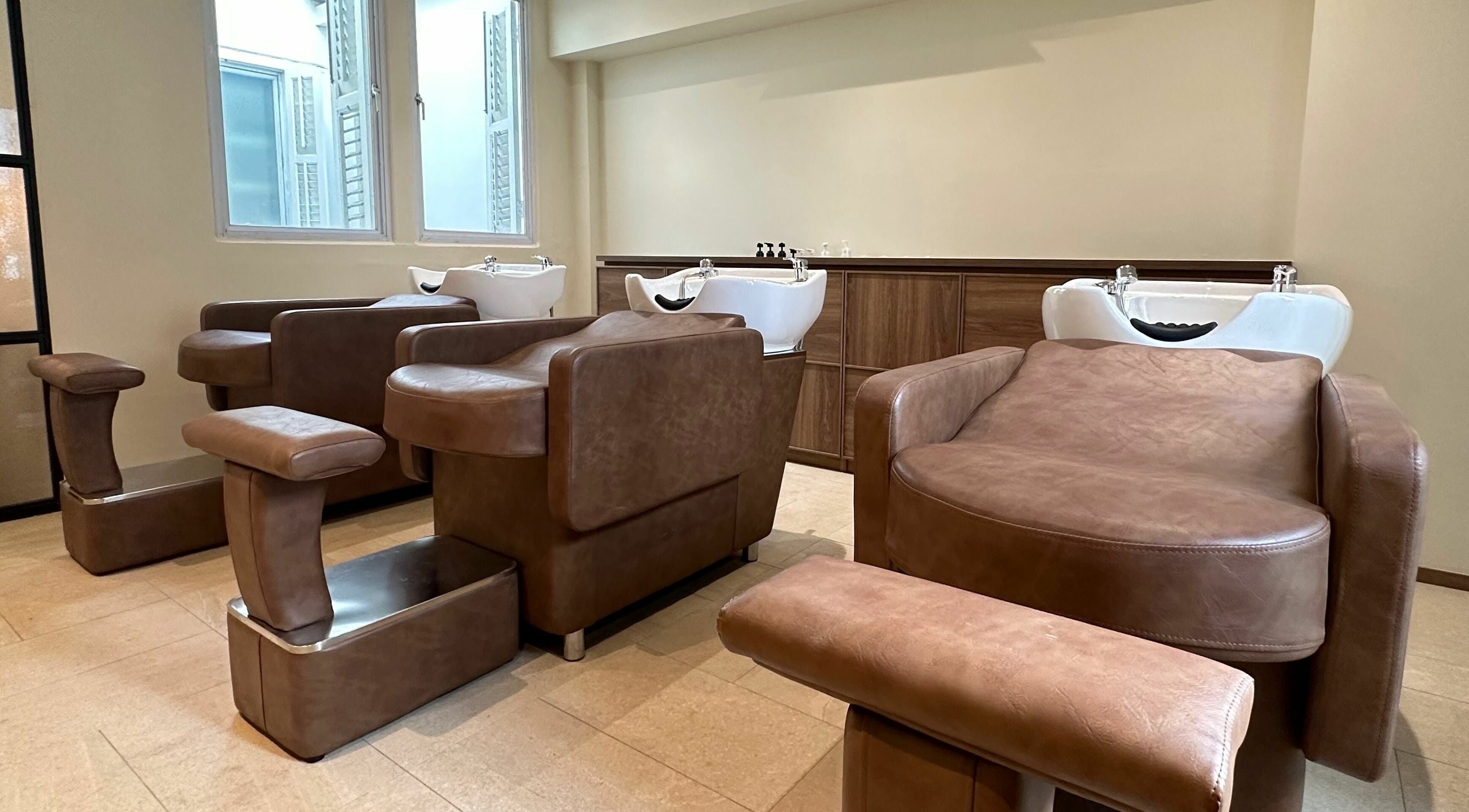 Elegant wash stations at Hairstudio Flamingo - Tanjong Pagar in Singapore, Singapore, SG.