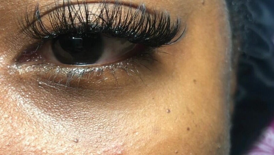 LashXtensions By Paris image 1