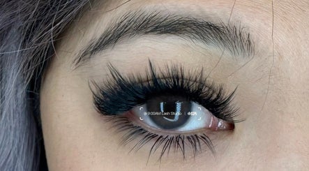 Closeup of lush eyelashes from 9AMLash in Vaughan, Ontario, CA, showcasing precision lash artistry.