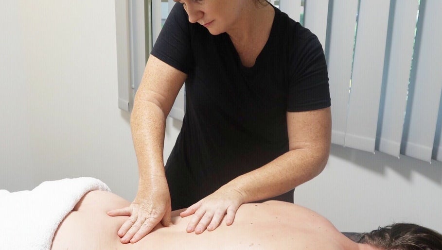 Remedial Massage Stacey Hildebrand – kuva 1